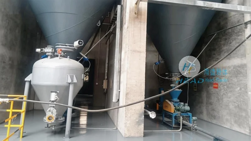 Sposób przenoszenia proszku kwasu humicz za pomocą pneumatyki